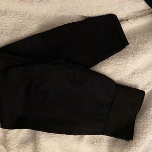 BLACK FABLETICS LEGGINGS
